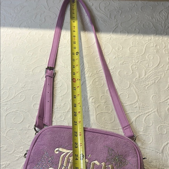 Juicy Couture Lavender Crossbody Bag. NWT. Wingin It Camera bag. - Picture 10 of 12